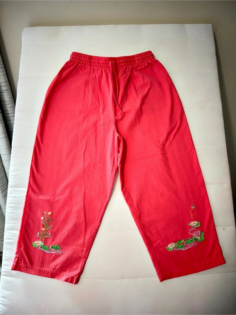 Fashion Classics 100% Cotton Embroidered Pink Capri Pants Size Large